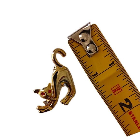 Vintage Stretching Cat Brooch Pin Liquid Gold Tone Red Rhinestone Eyes Sassy - Picture 2 of 14